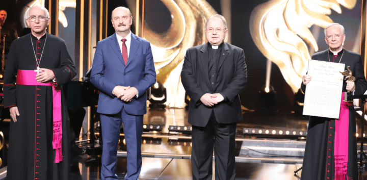 Abp Jędraszewski odebrał główną nagrodę Stowarzyszenia Wydawców Katolickich “Złoty Feniks”