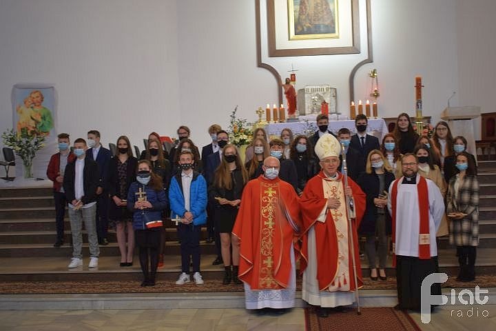 Dzień skupienia i bierzmowanie w parafii św. Stanisława Biskupa Męczennika