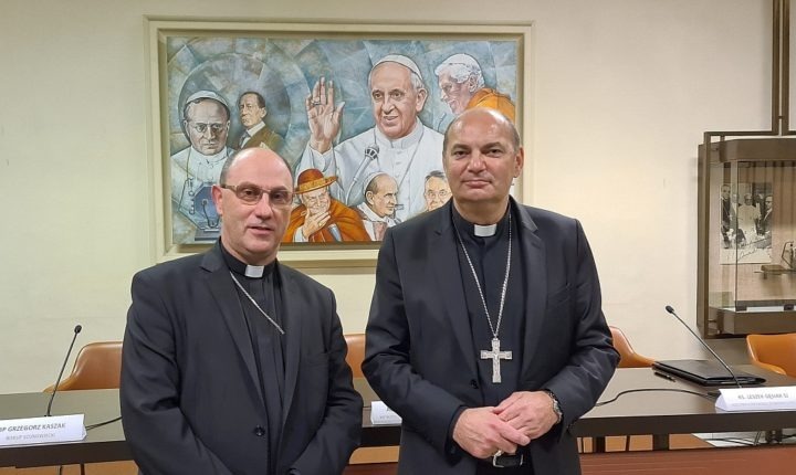 Biskupi o wyzwaniach Kościoła w Polsce