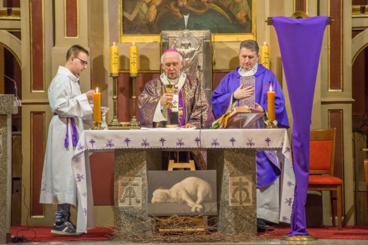 Do Boga przychodzi się tylko poprzez Jezusa – abp Wacław Depo w kościele Rektorackim