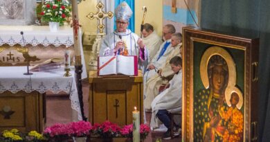 Macie wspaniałą okazję być tak blisko Maryi – bp Przybylski w parafii Łyskornia