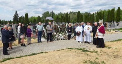 Poświęcenie cmentarza w Gnaszynie
